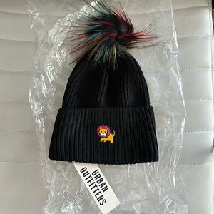 Pop Pom hat